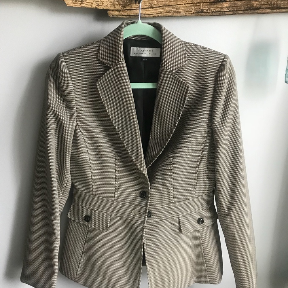 Tahari pant suit